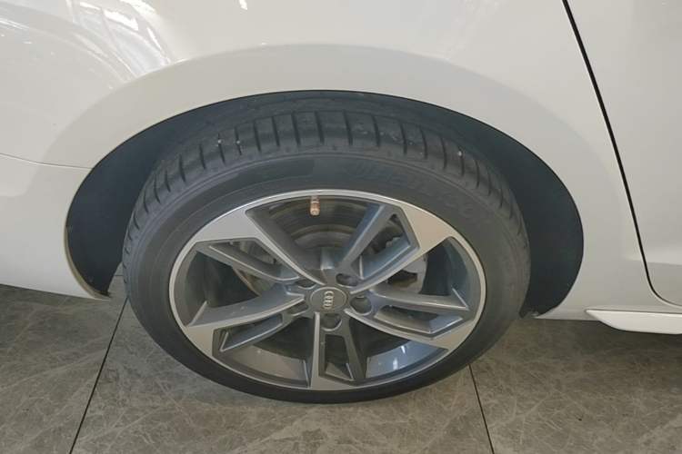 Used Audi A4L 2020 40 TFSI Fashion Dynamic Model Right Rear Wheel Hub