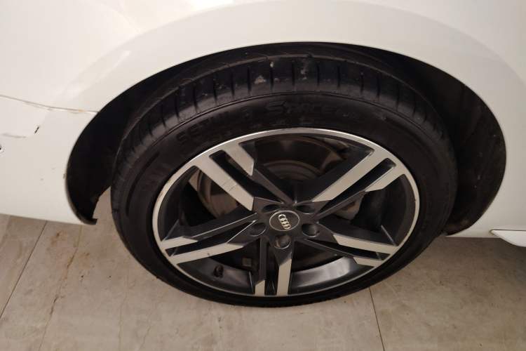 Used Audi A4L 2020 40 TFSI quattro Luxury Dynamic Model Right Rear Wheel Hub