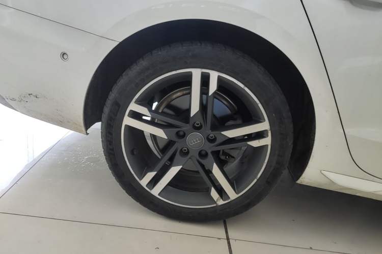 Used Audi A4L 2020 40 TFSI Luxury Dynamic Model Right Rear Wheel Hub