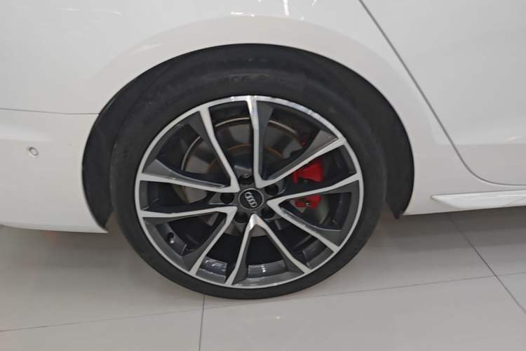 Used Audi A4L 2020 45 TFSI quattro Prestige Dynamic Edition Right Rear Wheel Hub