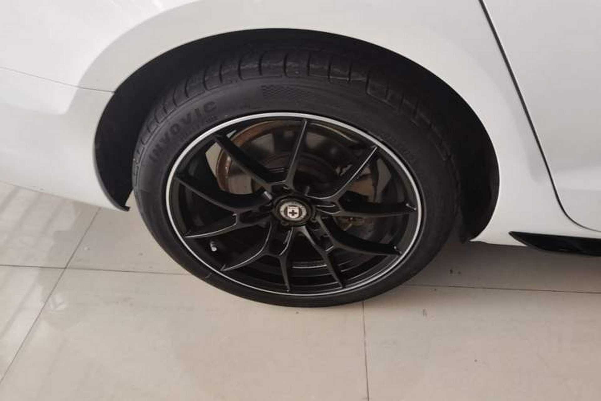 Used Audi A4L 2020 40 TFSI Fashionable and Elegant Model Right Rear Wheel Hub