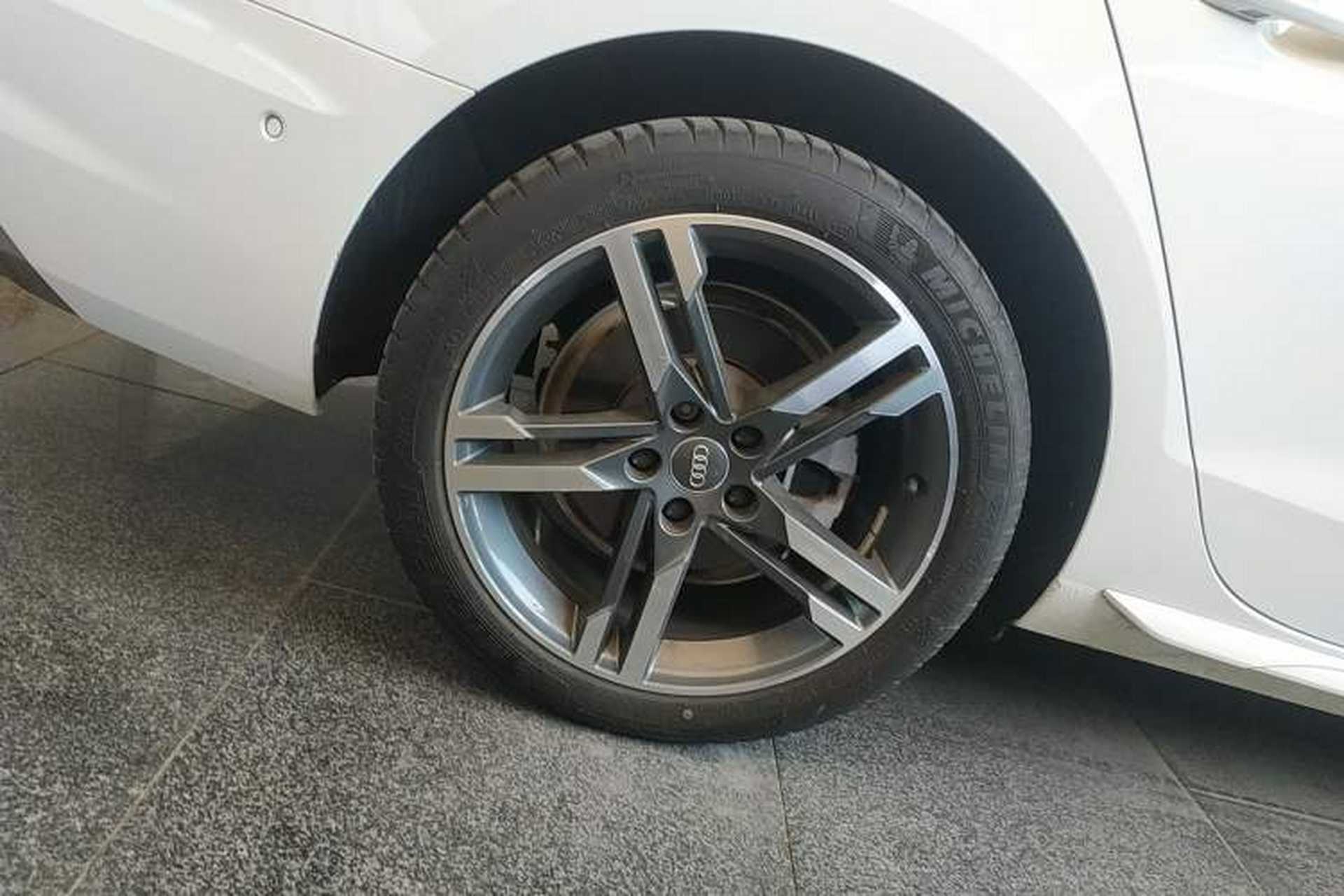Used Audi A4L 2020 40 TFSI quattro Luxury Dynamic Model Right Rear Wheel Hub