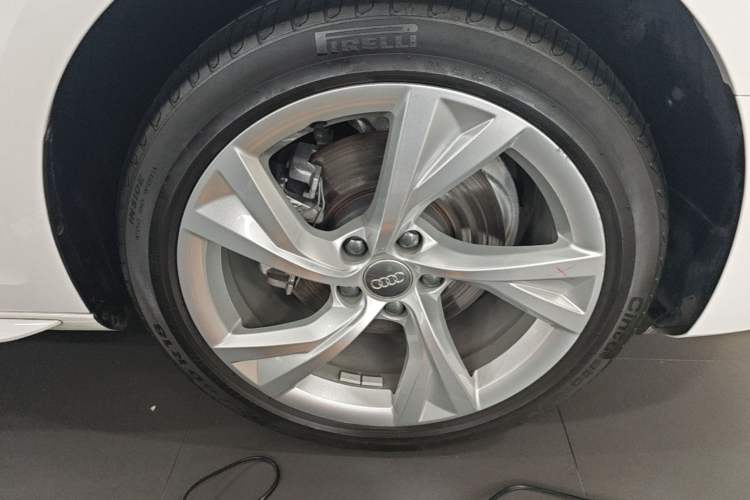 Used Audi A4L 2020 40 TFSI Luxury Prestige Edition Right Rear Wheel Hub