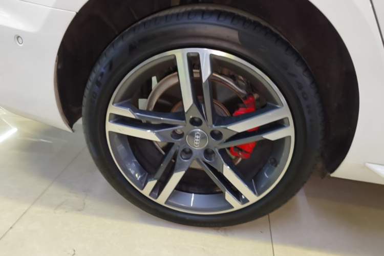 Used Audi A4L 2020 40 TFSI Luxury Dynamic Model Right Rear Wheel Hub