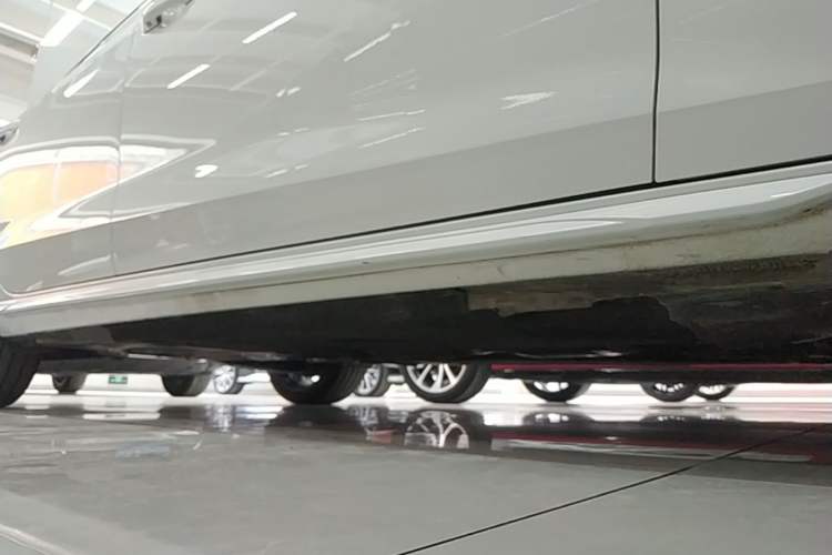 Used Audi A4L 2020 40 TFSI quattro Luxury Dynamic Model Right Side Sill