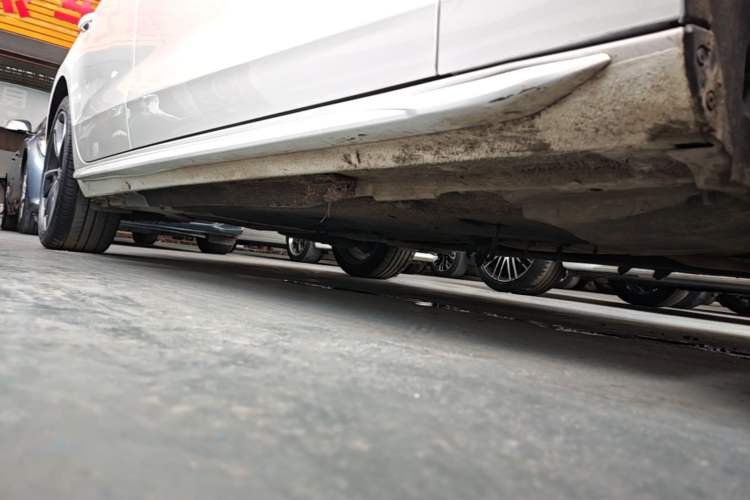 Used Audi A4L 2020 40 TFSI Fashionable and Elegant Model Right Side Sill