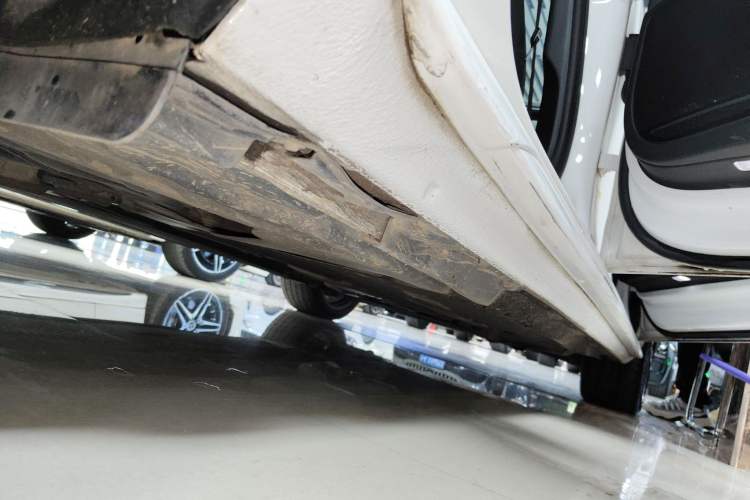 Used Audi A4L 2020 40 TFSI Fashionable and Elegant Model Right Side Sill