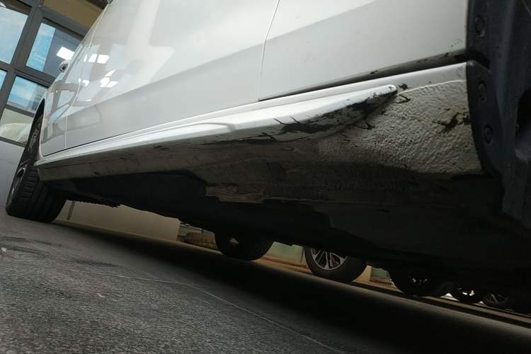 Used Audi A4L 2020 40 TFSI quattro Luxury Dynamic Model Right Side Sill