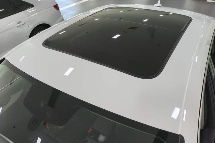 Used Audi A4L 2020 40 TFSI Luxury Dynamic Model Roof