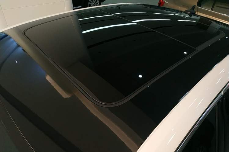 Used Audi A4L 2020 40 TFSI quattro Luxury Dynamic Model Roof