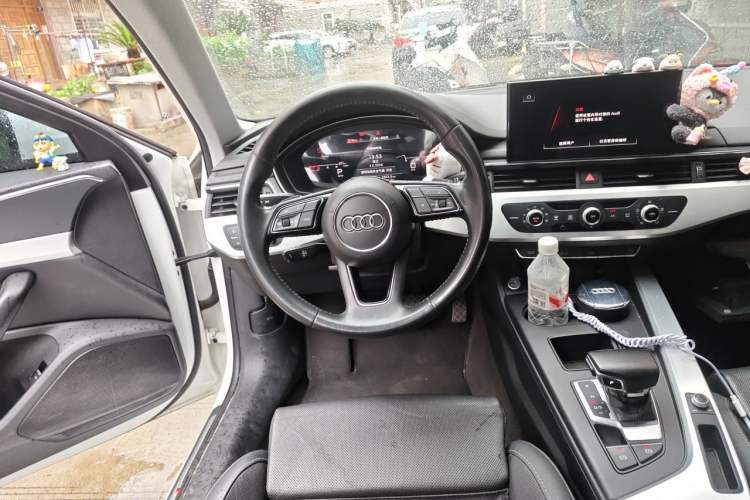Used Audi A4L 2020 40 TFSI Fashion Dynamic Model Steering Wheel
