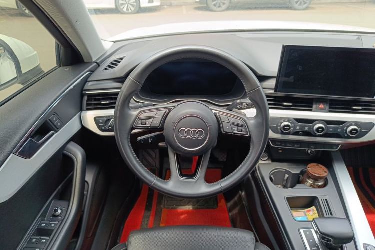 Used Audi A4L 2020 40 TFSI Fashion Dynamic Model Steering Wheel