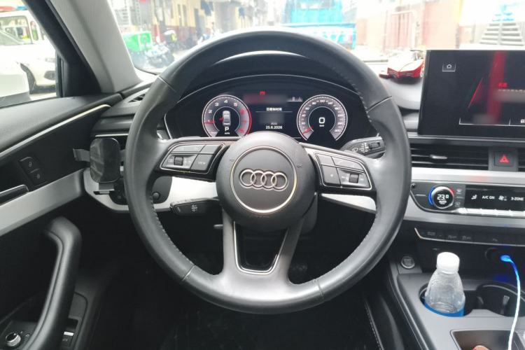 Used Audi A4L 2020 40 TFSI Fashion Dynamic Model Steering Wheel