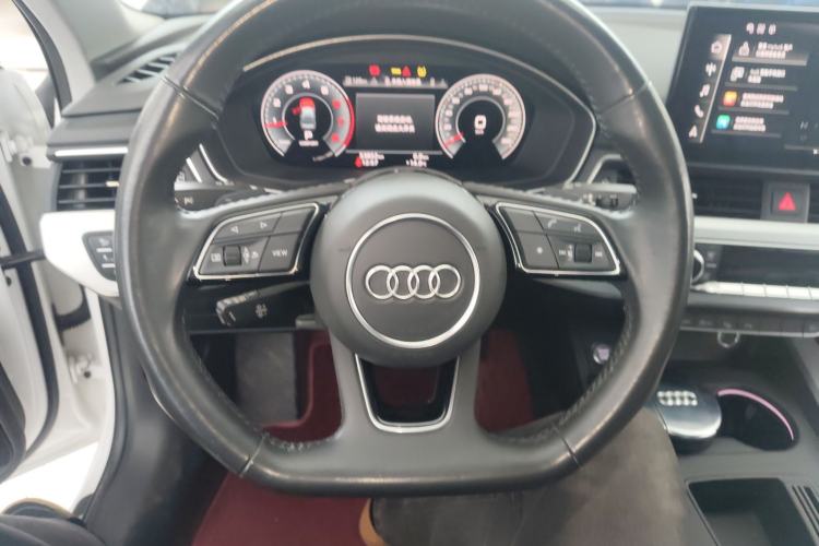 Used Audi A4L 2020 40 TFSI Luxury Dynamic Model Steering Wheel