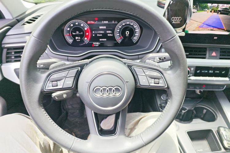 Used Audi A4L 2020 40 TFSI quattro Luxury Dynamic Model Steering Wheel