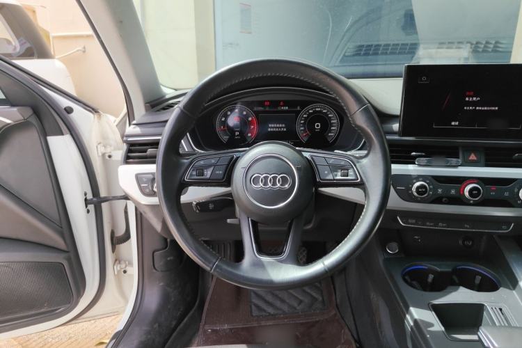 Used Audi A4L 2020 40 TFSI Fashion Dynamic Model Steering Wheel