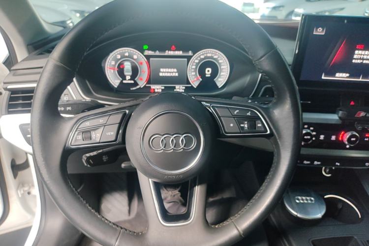 Used Audi A4L 2020 40 TFSI Fashion Dynamic Model Steering Wheel