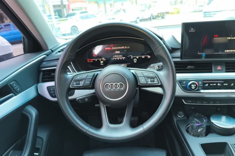 Used Audi A4L 2020 40 TFSI quattro Luxury Dynamic Model Steering Wheel