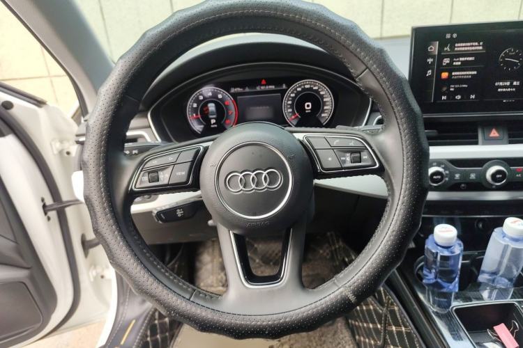 Used Audi A4L 2020 40 TFSI Fashion Dynamic Model Steering Wheel