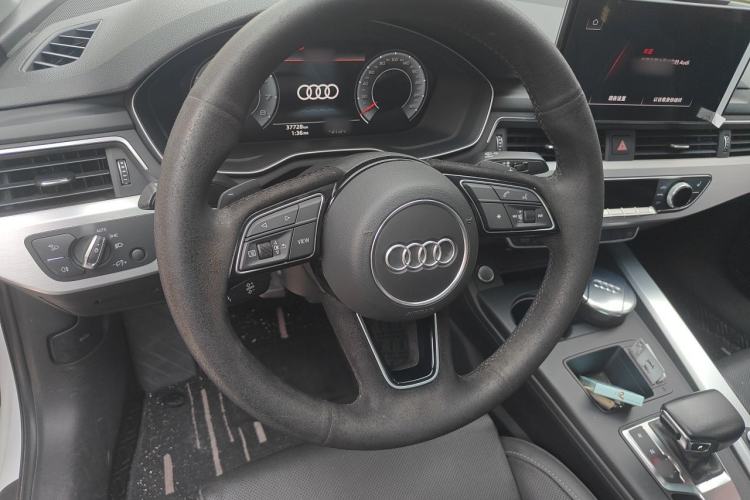 Used Audi A4L 2020 40 TFSI Luxury Dynamic Model Steering Wheel