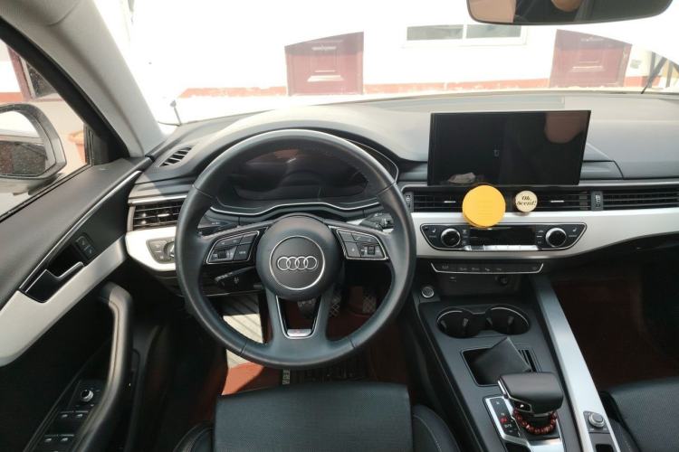 Used Audi A4L 2020 40 TFSI Luxury Dynamic Model Steering Wheel