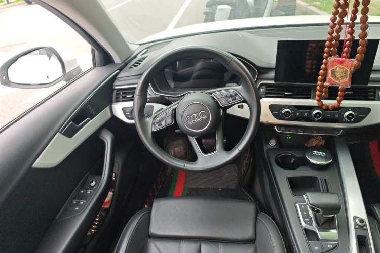 Used Audi A4L 2020 40 TFSI Fashion Dynamic Model Steering Wheel