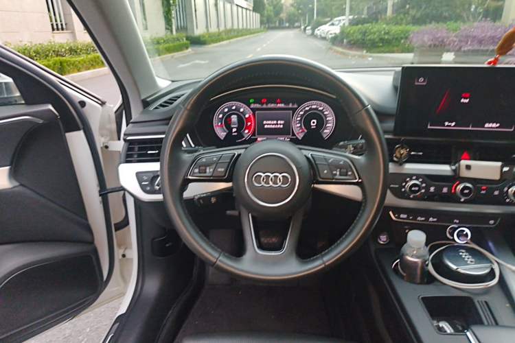 Used Audi A4L 2020 40 TFSI Fashion Dynamic Model Steering Wheel