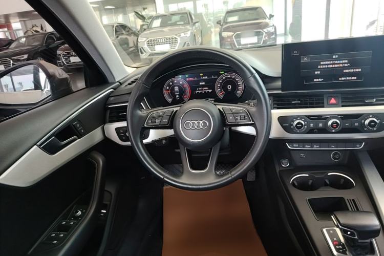 Used Audi A4L 2020 40 TFSI Fashion Dynamic Model Steering Wheel