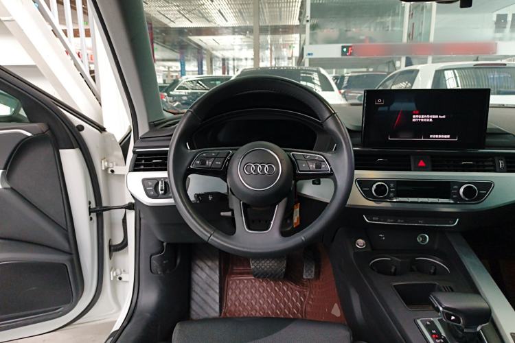 Used Audi A4L 2020 40 TFSI Fashion Dynamic Model Steering Wheel