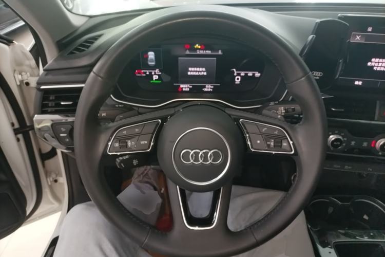 Used Audi A4L 2020 40 TFSI Fashion Dynamic Model Steering Wheel