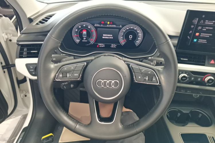 Used Audi A4L 2020 40 TFSI Fashion Dynamic Model Steering Wheel