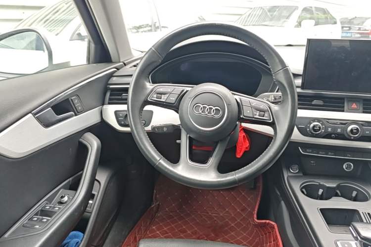 Used Audi A4L 2020 40 TFSI Fashion Dynamic Model Steering Wheel