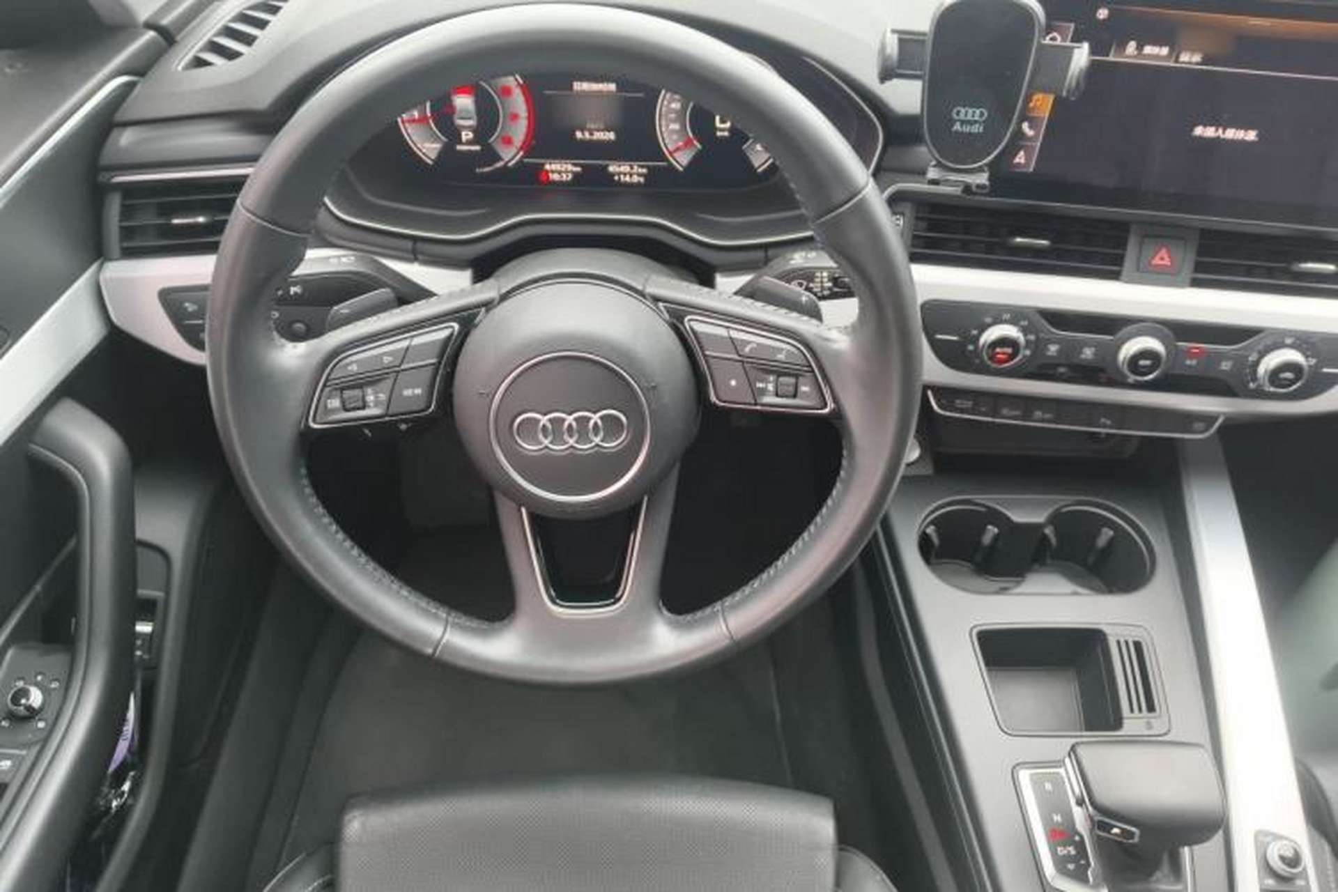 Used Audi A4L 2020 40 TFSI Fashion Dynamic Model Steering Wheel