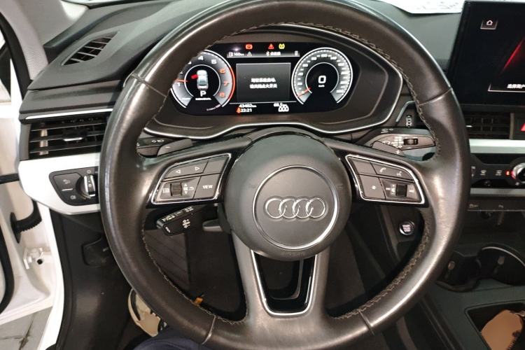 Used Audi A4L 2020 40 TFSI Fashion Dynamic Model Steering Wheel