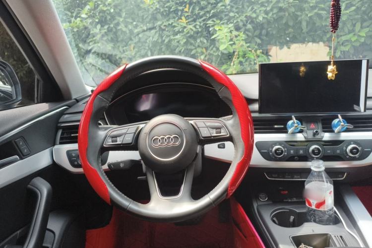 Used Audi A4L 2020 40 TFSI Fashion Dynamic Model Steering Wheel