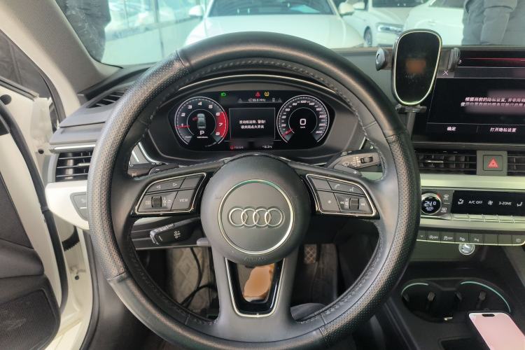 Used Audi A4L 2020 40 TFSI Fashion Dynamic Model Steering Wheel