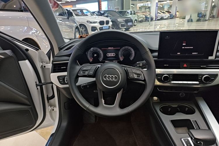 Used Audi A4L 2020 40 TFSI Fashion Dynamic Model Steering Wheel