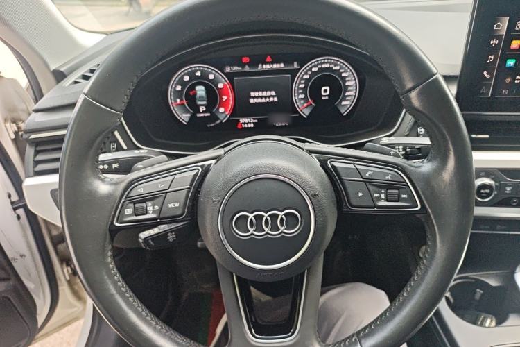 Used Audi A4L 2020 40 TFSI Fashion Dynamic Model Steering Wheel