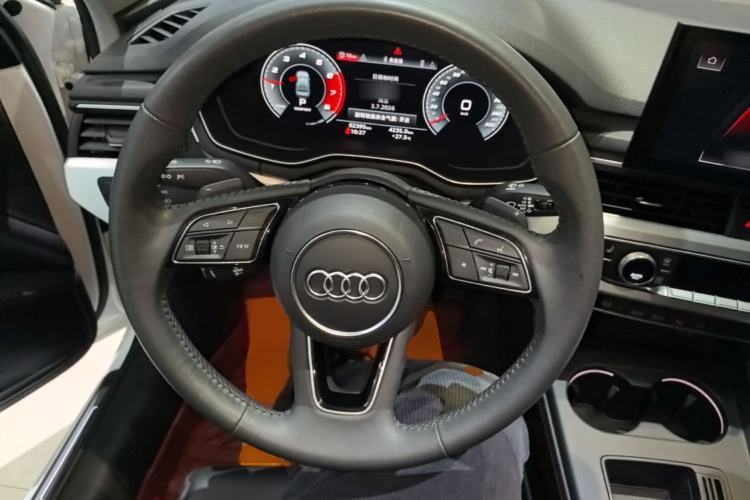 Used Audi A4L 2020 40 TFSI Luxury Dynamic Model Steering Wheel