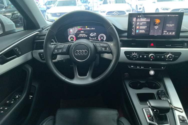 Used Audi A4L 2020 40 TFSI Fashion Dynamic Model Steering Wheel