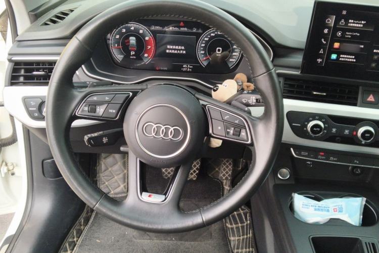 Used Audi A4L 2020 40 TFSI Fashion Dynamic Model Steering Wheel