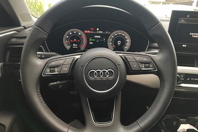 Used Audi A4L 2020 40 TFSI Luxury Dynamic Model Steering Wheel