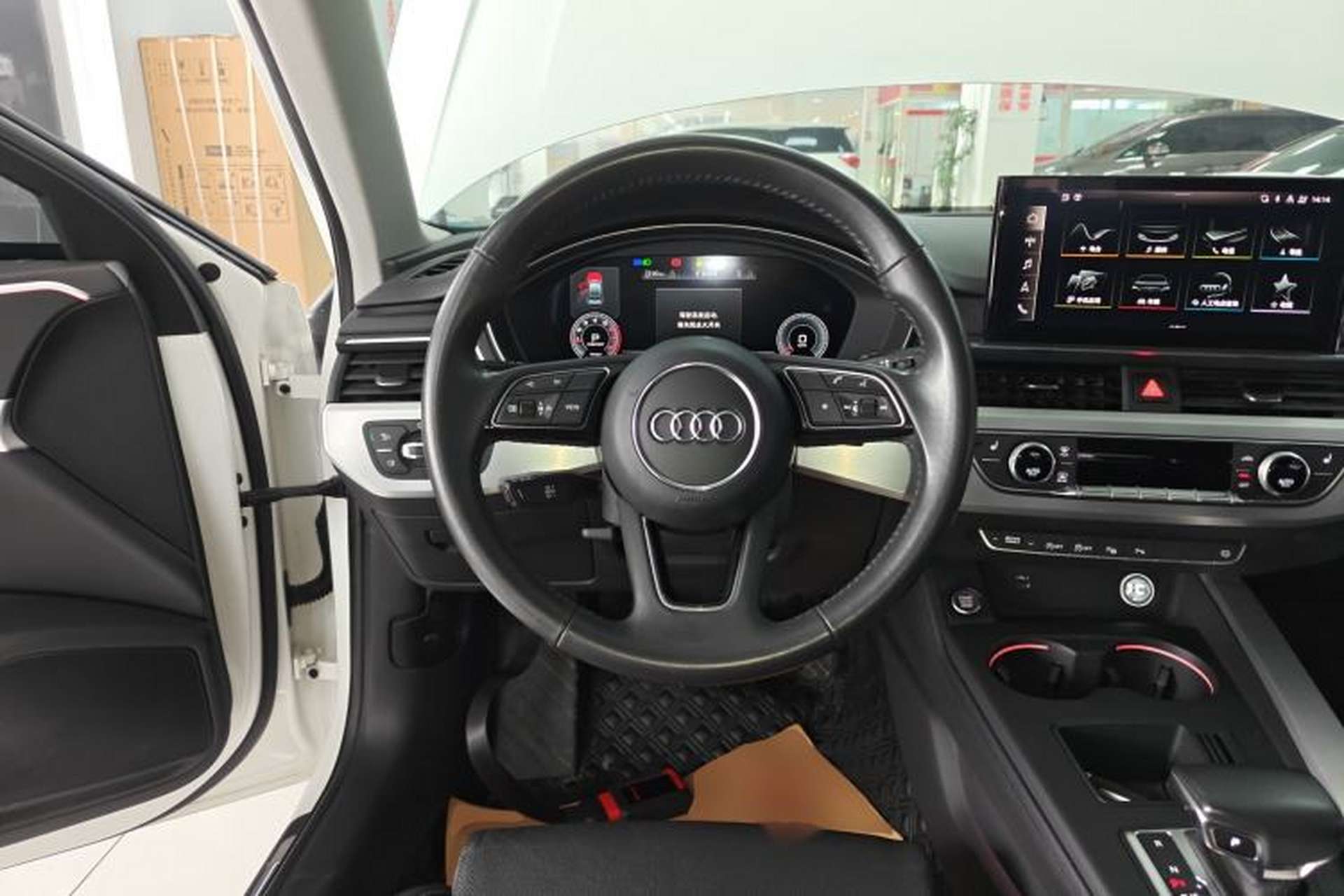 Used Audi A4L 2020 40 TFSI Luxury Dynamic Model Steering Wheel