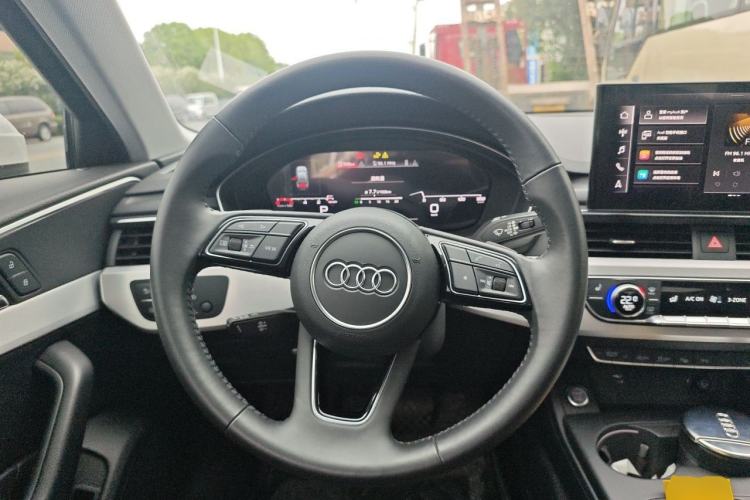 Used Audi A4L 2020 40 TFSI Luxury Dynamic Model Steering Wheel