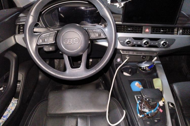 Used Audi A4L 2020 40 TFSI Fashion Dynamic Model Steering Wheel