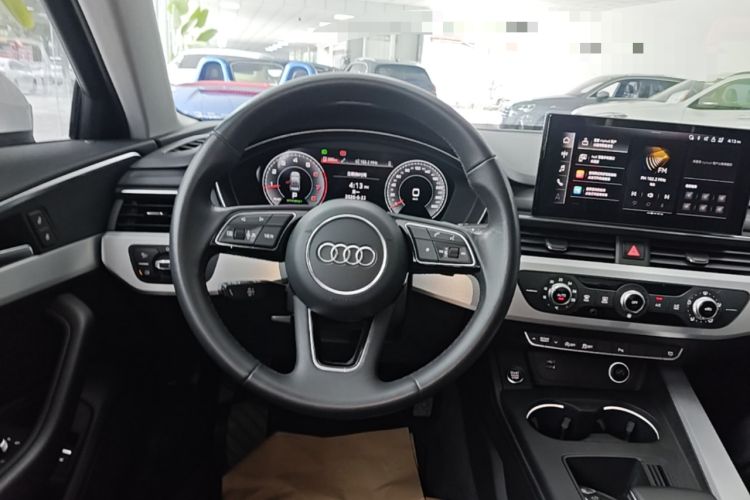 Used Audi A4L 2020 40 TFSI Luxury Dynamic Model Steering Wheel