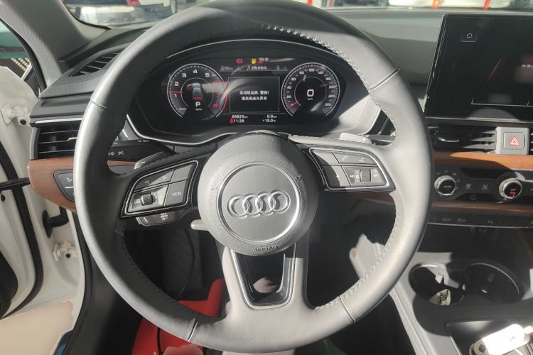 Used Audi A4L 2020 40 TFSI Fashion Dynamic Model Steering Wheel