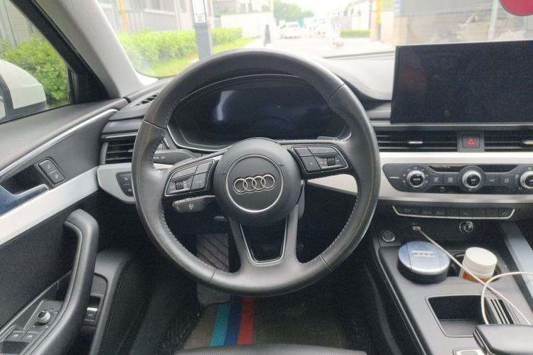 Used Audi A4L 2020 40 TFSI Fashion Dynamic Model Steering Wheel