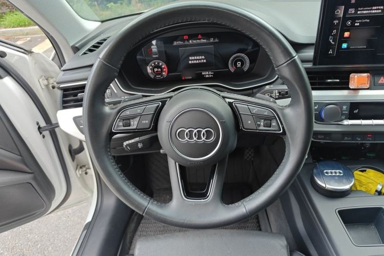 Used Audi A4L 2020 40 TFSI Luxury Dynamic Model Steering Wheel