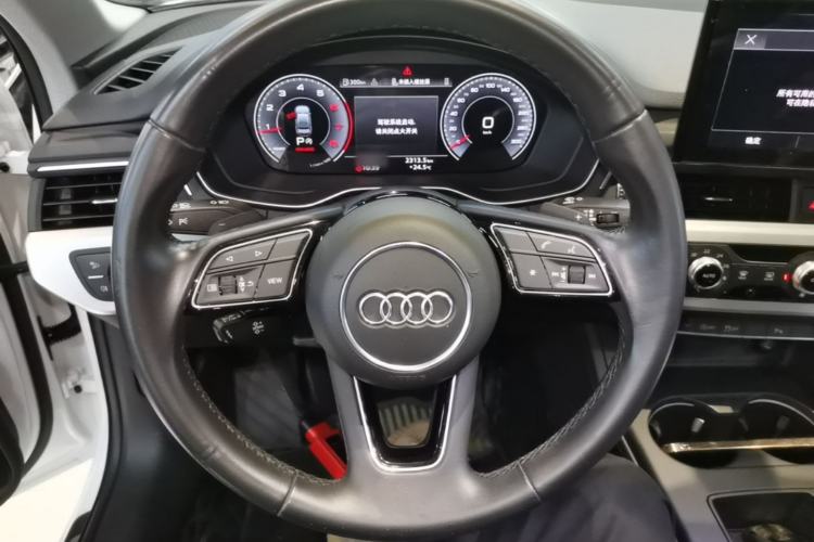 Used Audi A4L 2020 40 TFSI Fashion Dynamic Model Steering Wheel